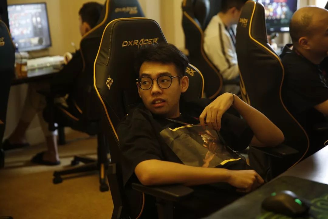 LPL赛事官网更新BLG大名单：前RNG打野Wei赫然在列！