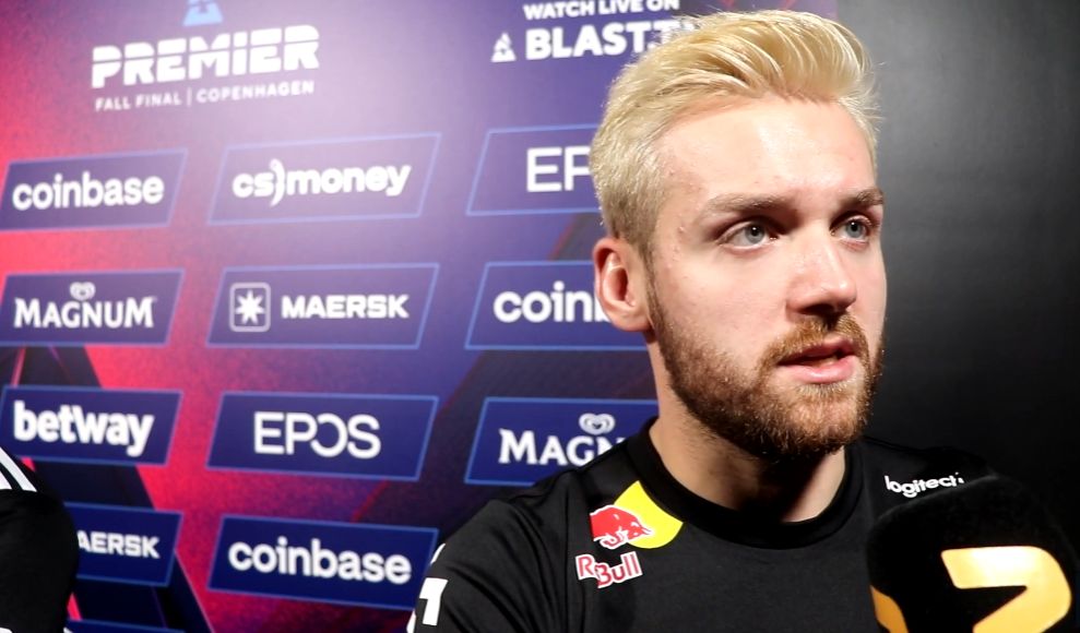 BLG赛后群访 Yagao谈交手Xiaohu：压力很大，一头汗