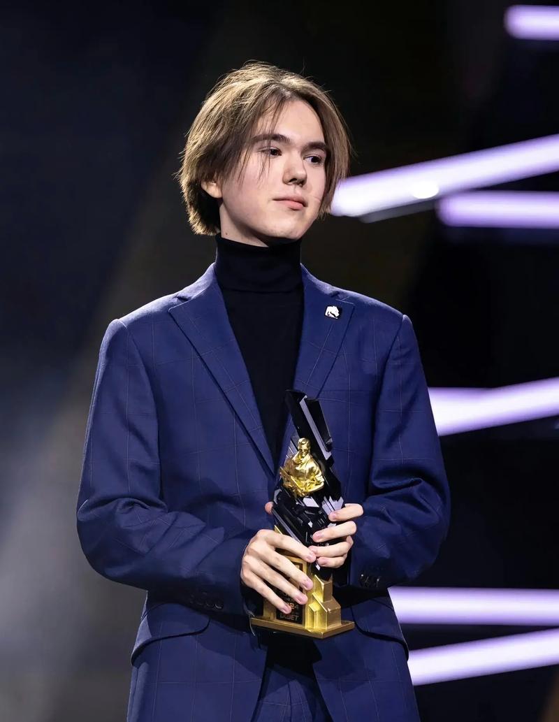 2025LPL春季赛将于1月10日17点正式开启！